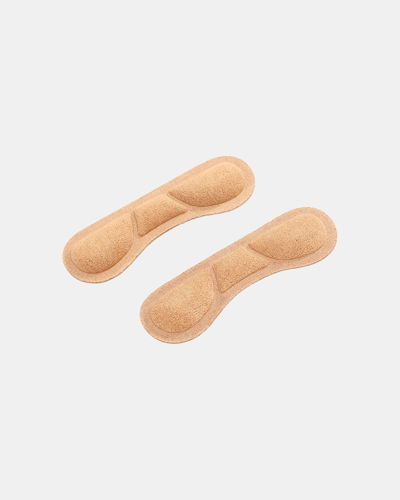 Two wide-fitting insoles with cushioned arch support