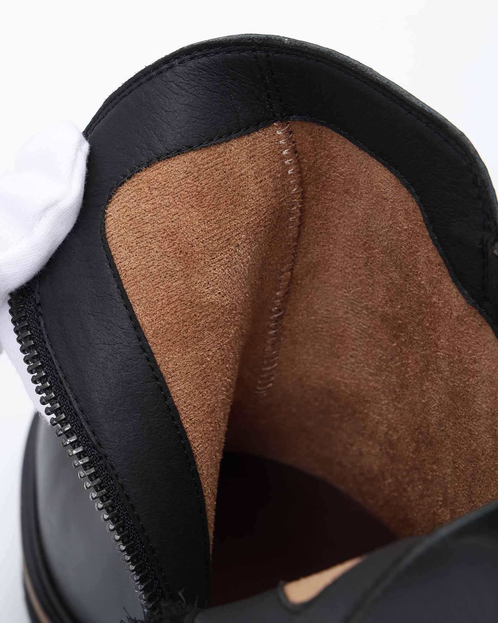 City Voyager Leather Zip Boots
