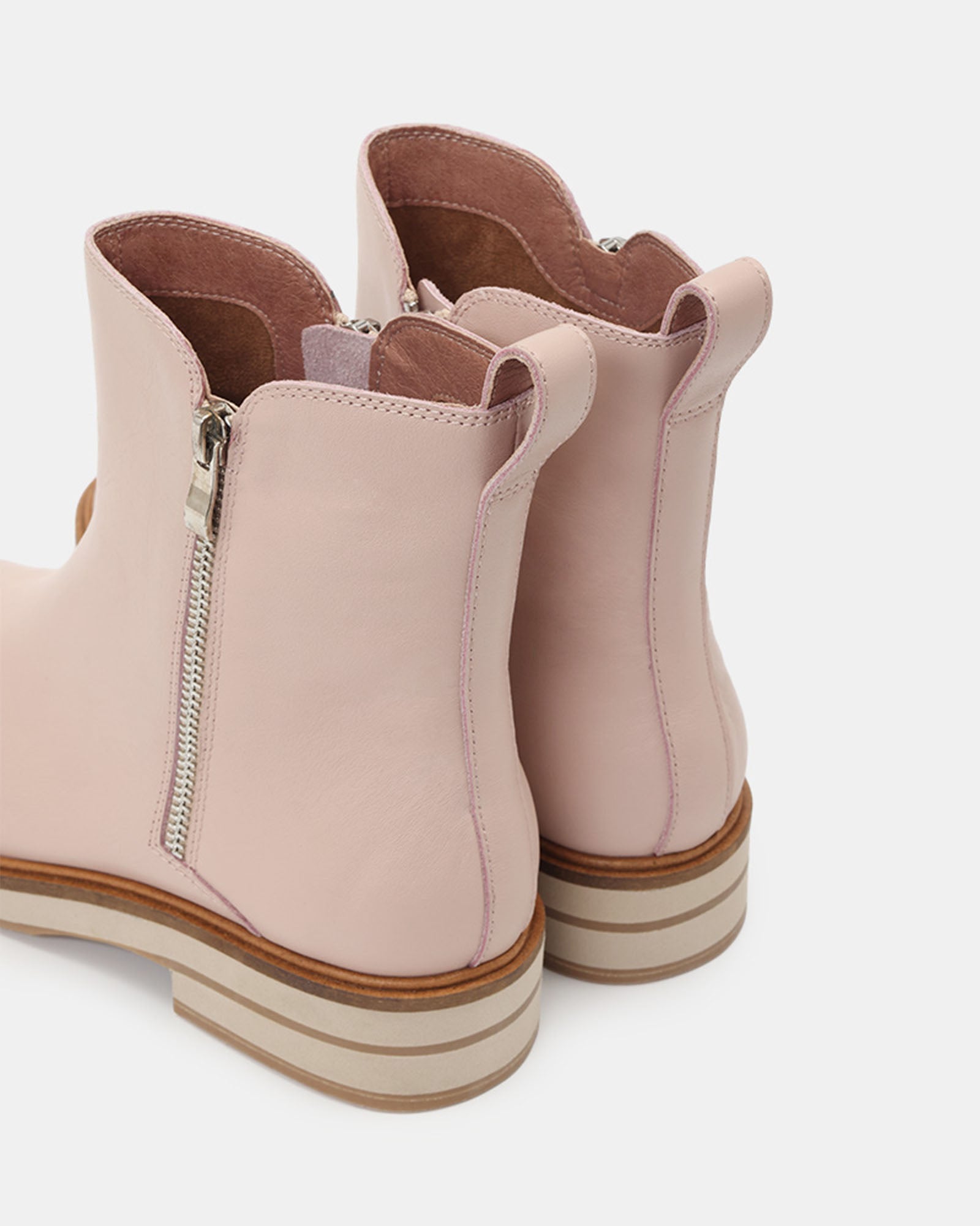 City Voyager Leather Zip Boots