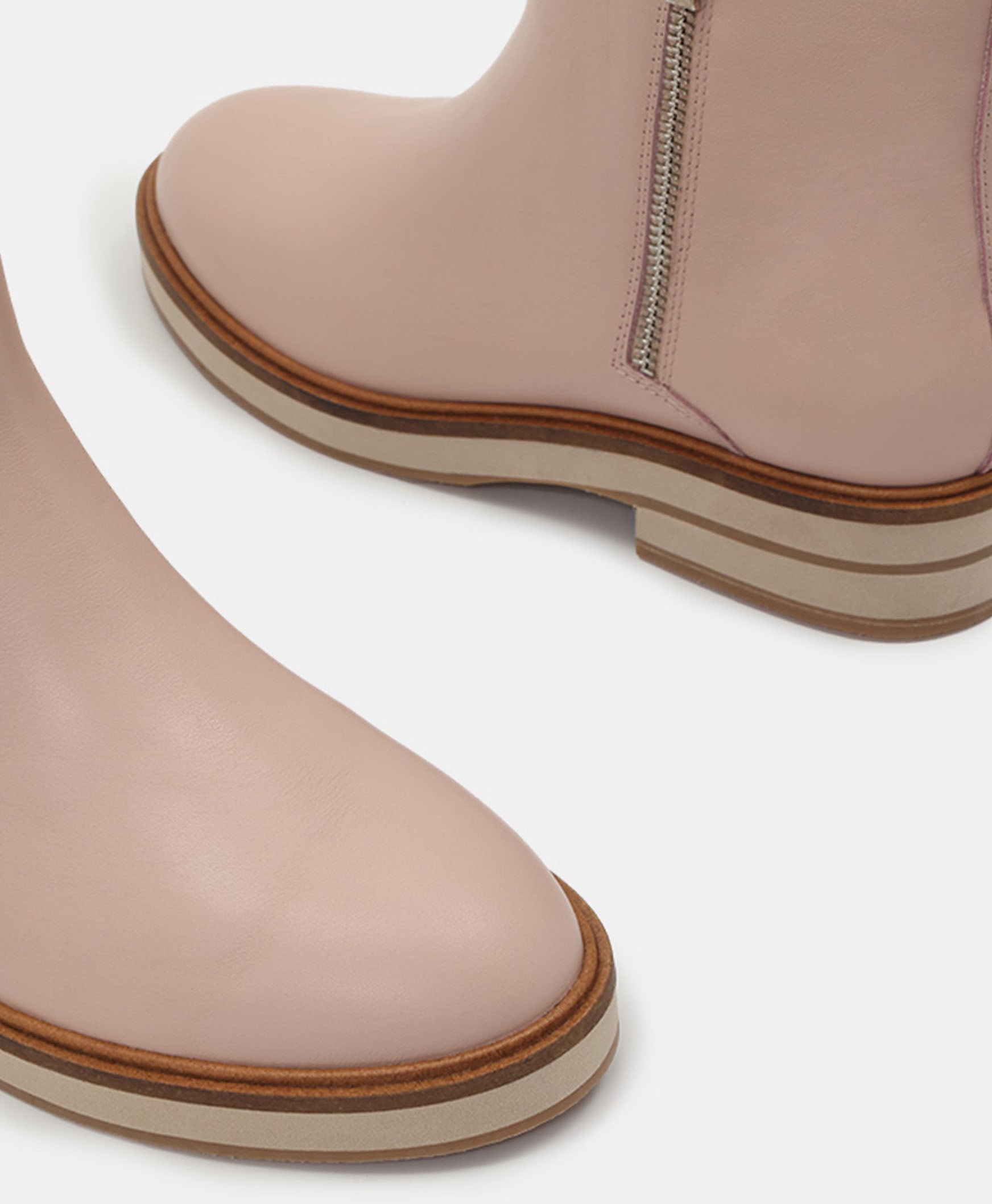 City Voyager Leather Zip Boots