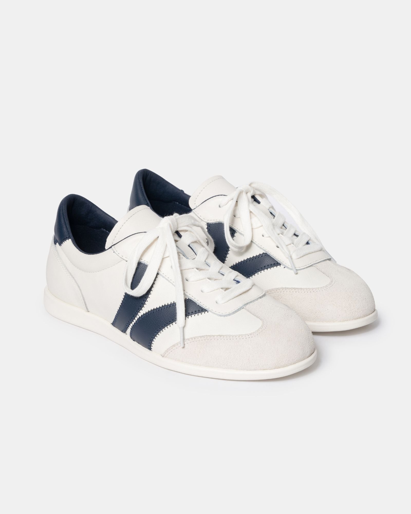 #Color_Off-White/Navy