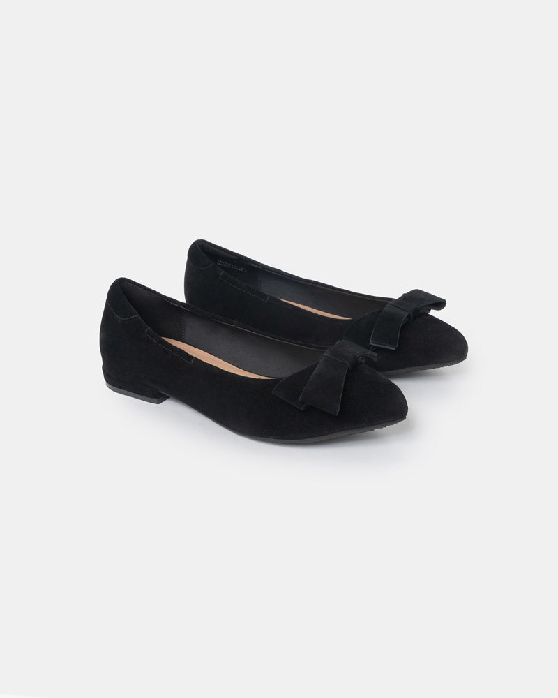 #Color_Black Suede