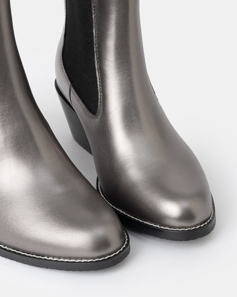 Dakota Chelsea Boots