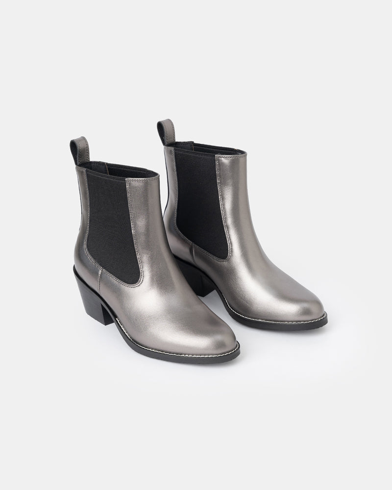 Dakota Chelsea Boots