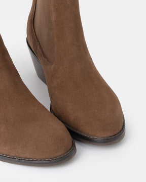 Dakota Chelsea Boots