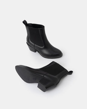 Dakota Chelsea Boots