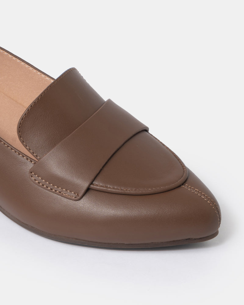 ローファー・オックスフォード DOUCAL'S Woman Loafers Brown DD8690MEGNUF214 NC49 DOUCAL'S Woman Loafers Brown DD8690MEGNUF214 NC49 ローファー